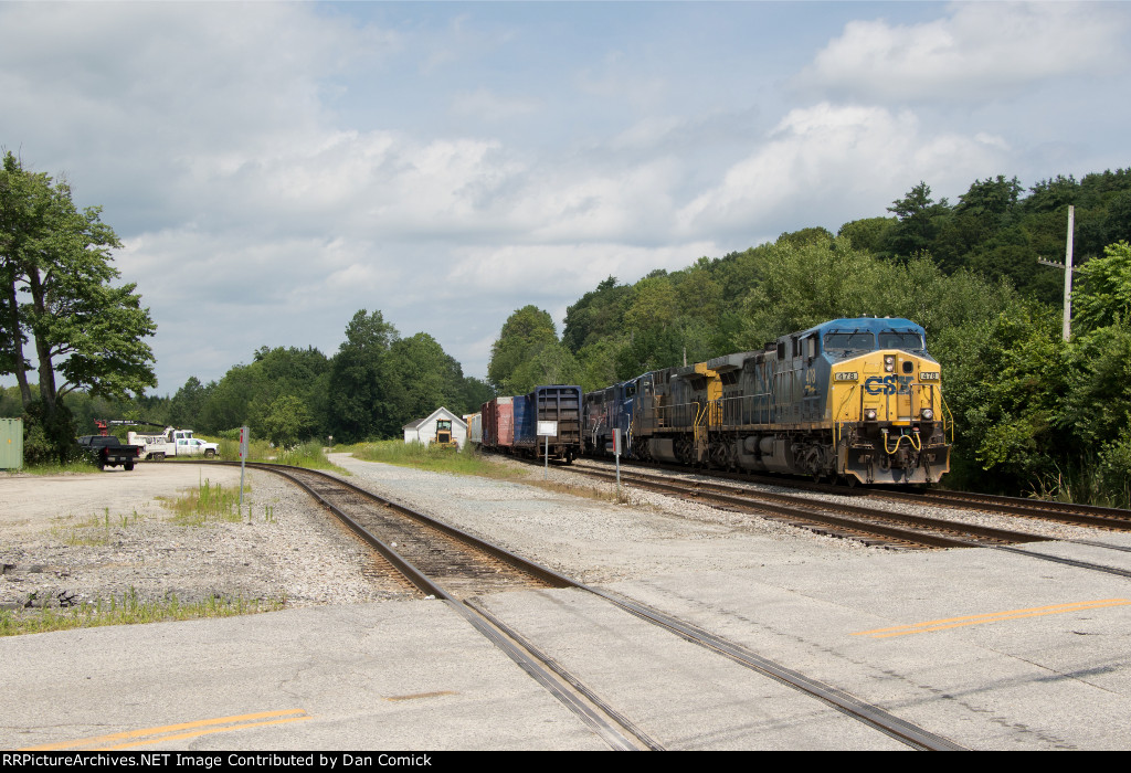 CSXT 478 Leads M427-29 at Danville Junction